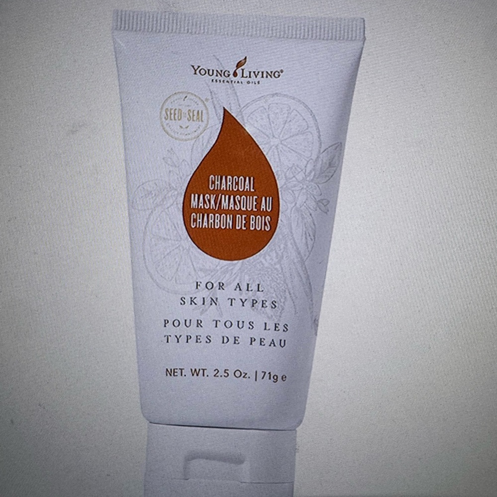 NIB NEW Young Living Charcoal Skincare Mask all skin types amazing product love